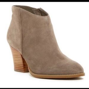 Susina Kayden Suede Ankle Boots im Stone